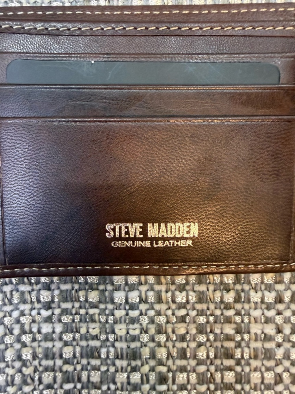 Steve Madden Brown Genuine Leather Passcase Wallet. RFID Protection. NWOT - Picture 2 of 8